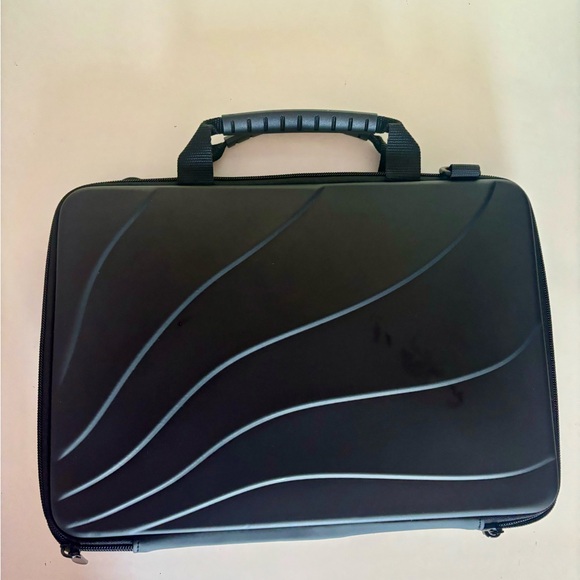 NWOT laptop case - Picture 3 of 6